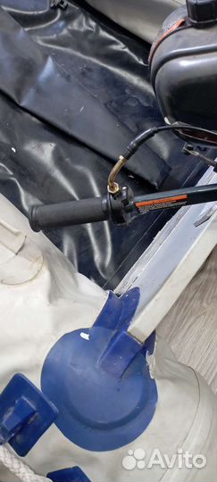 Лодка с мотором