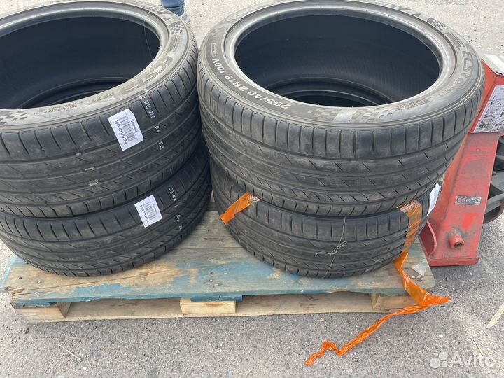 Kumho Ecsta PS71 255/40 R19
