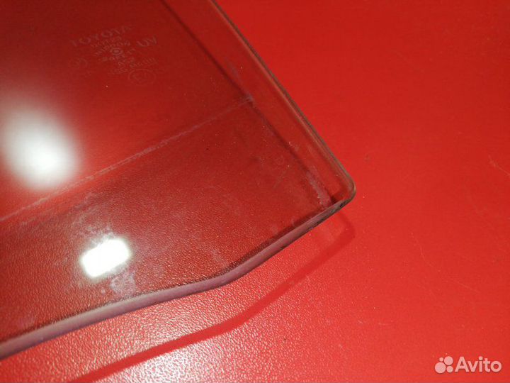 Стекло двери переднее левое Toyota Vista SV41