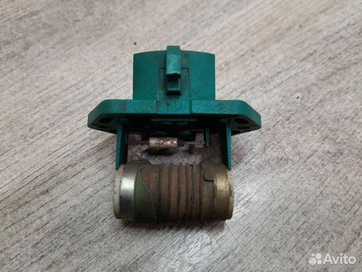 Резистор вентилятора охлаждения Ford Fusion