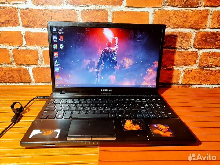 Samsung NP305V5A - A8-3 Gen \ 4 Озу \ 1 GB видео \