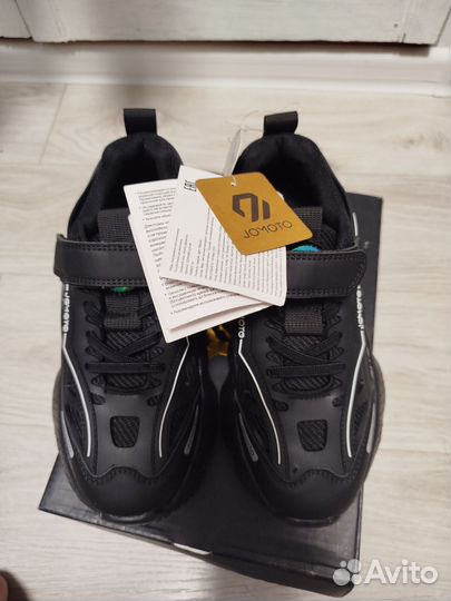 Новые кроссовки jomoto