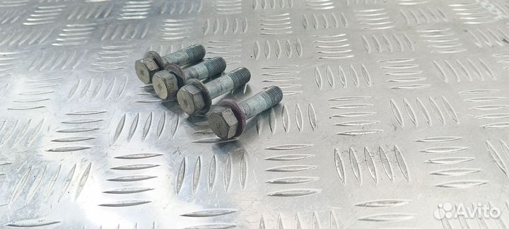 Болт крепления ступицы Honda Cr-V 3 RE