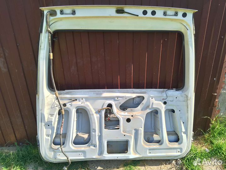 Дверь багажника Honda Stepwgn RF1