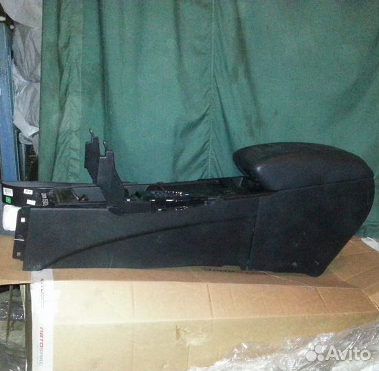 Подлокотник в сборе для Hyundai Sonata YF