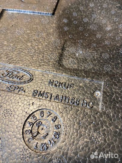 Ящик под инстумент правый Ford Focus