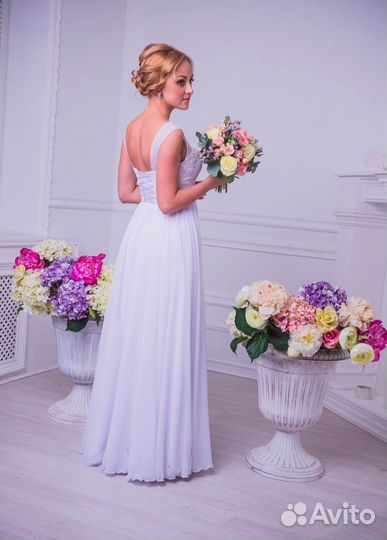 Свадебное платье белое 40-42 р-р