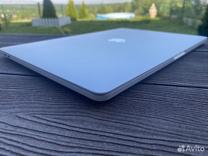 Apple MacBook Pro 15 2017 i7 3.1GHz/16/1TB