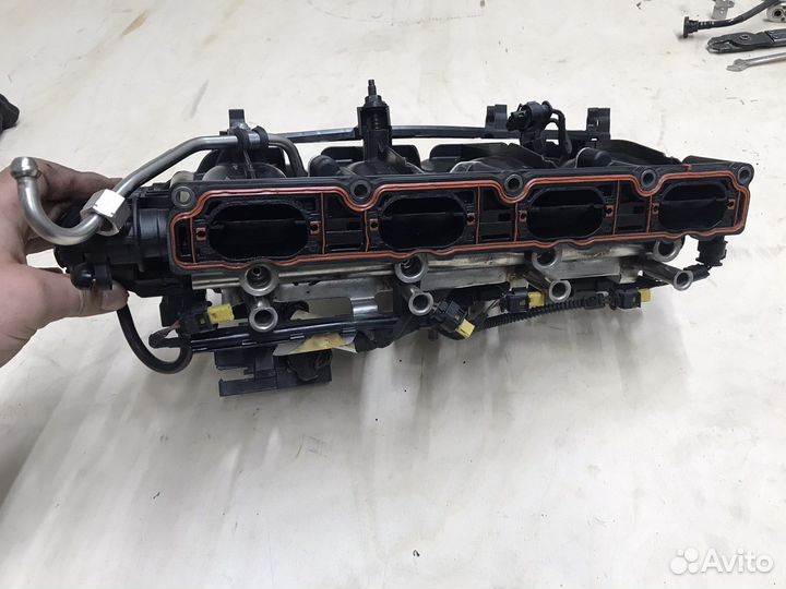 Впускной коллектор 06J133185EQ Passat B7,1.8 TSI