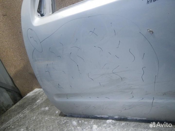 Дверь передняя левая Nissan Navara