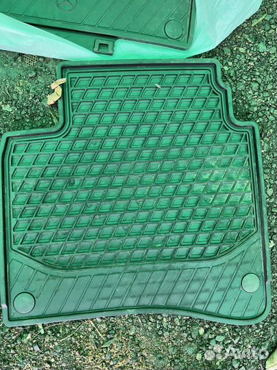 Автомобильные коврики резиновые