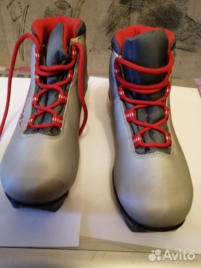 Лыжные ботинки (новые) nordway 36 р