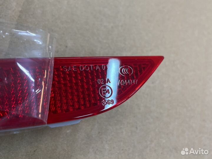 Задний отражатель в бампер Nissan Qashqai J11