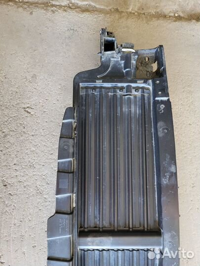 Дефлектор верхней жалюзи Volvo