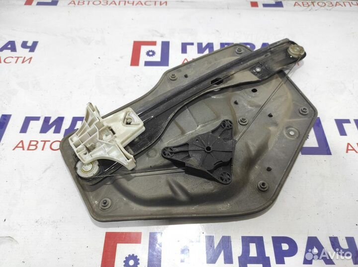 Стеклоподъемник задний правый Skoda Superb 2 3T083