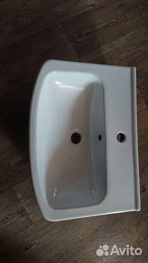 Раковина с тумбой