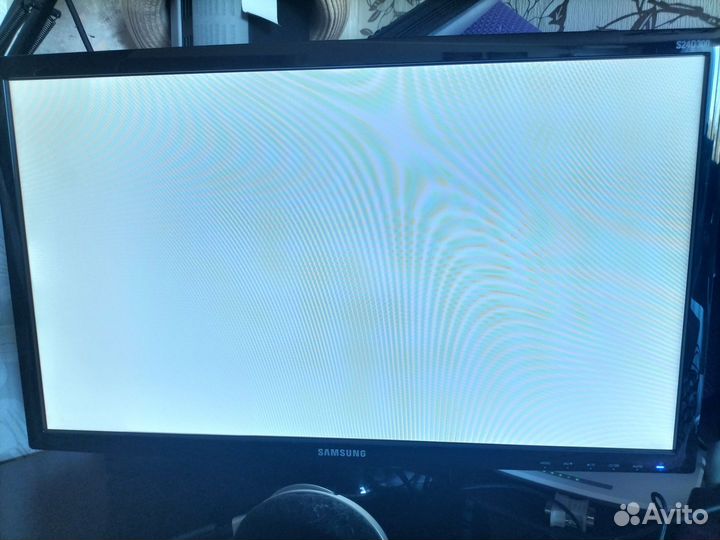 Монитор Samsung s24d300