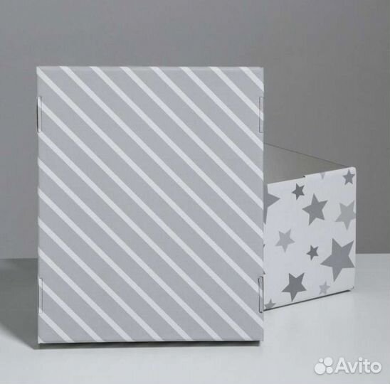 Коробка подарочная 31 х 25,5 х 16 см