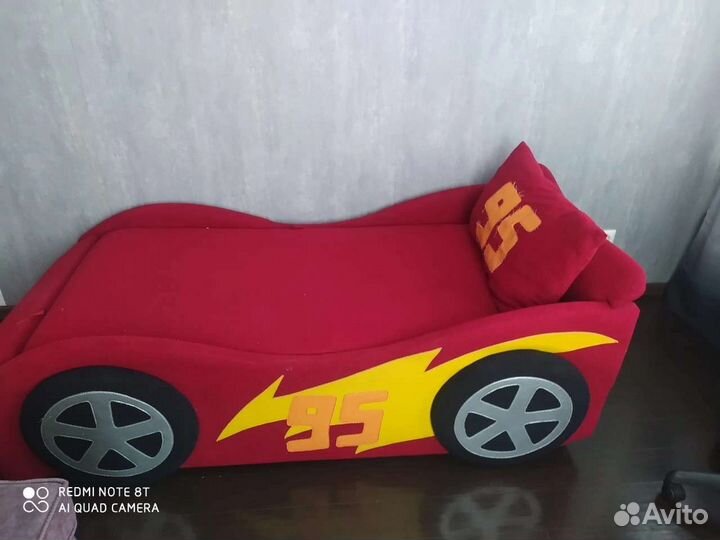 Детская кровать машина