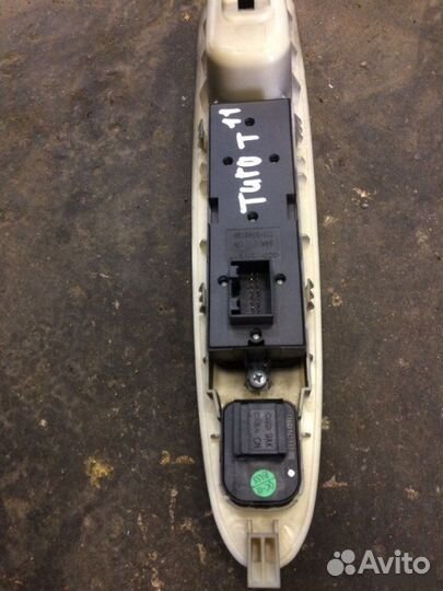 Стеклоподъемник Chery Tiggo T11 4G64