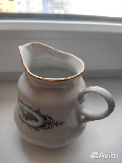 Молочник, чашка, блюдца, сахарница