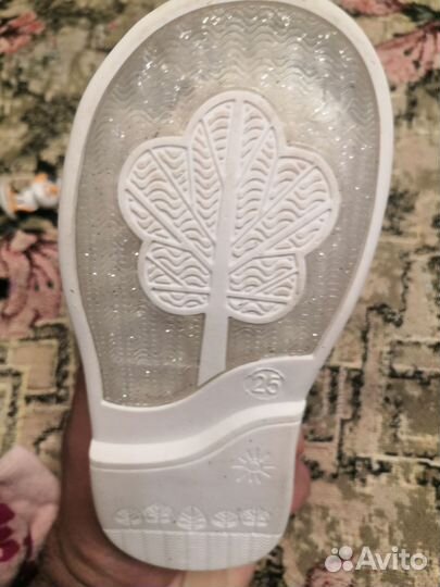 Босоножки для девочки 25