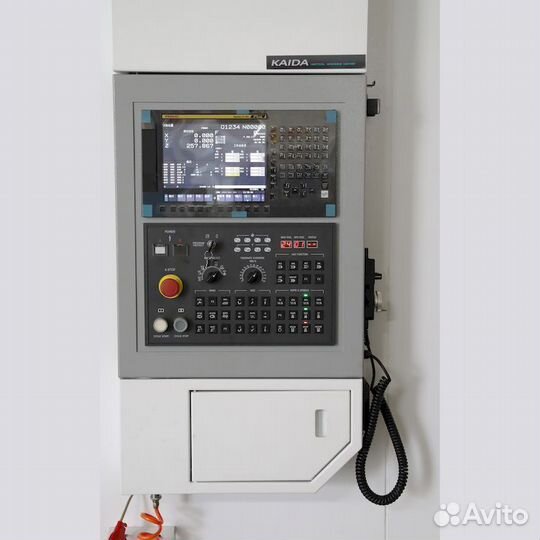 Вертикальный обрабатывающий центр AMT VMC1270