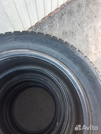 Bridgestone Blizzak DM-V1 215/60 R17