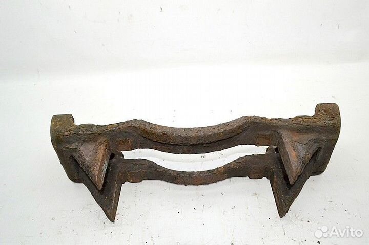 Скоба суппорта, ведущего моста, правая scania R-series (01.04)