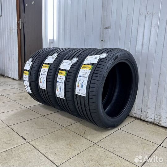 Delinte DS2 215/60 R17