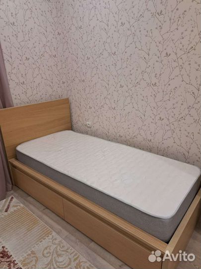 Кровать