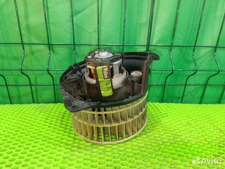 Моторчик отопителя Mercedes Benz C200 W202 111.945