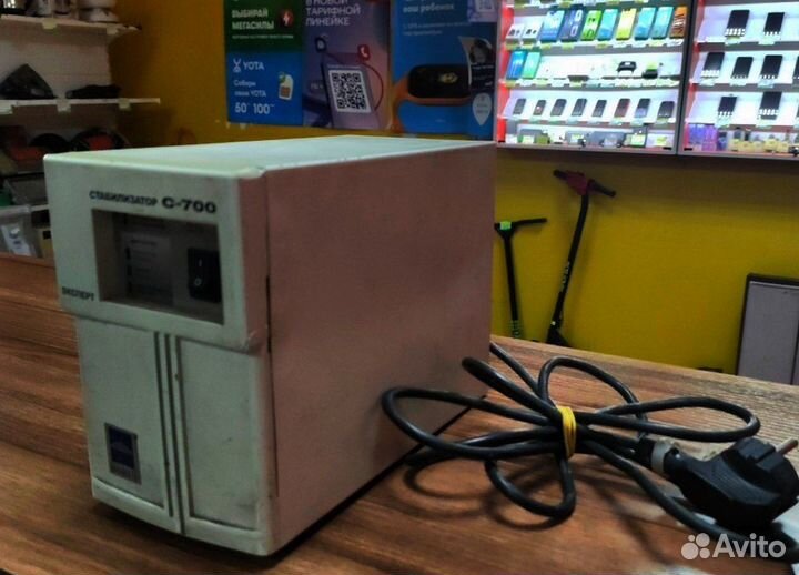 Стабилизатор напряжения C-700 Эксперт