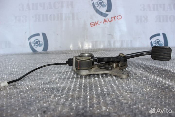 Педаль ручного тормоза Mercedes S-Class W140