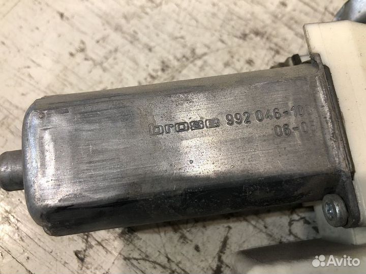 Стеклоподъемник электро перед Toyota Corolla E120