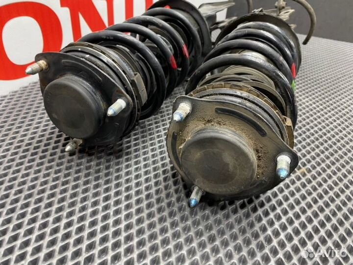 Стойки (амортизаторы) подвески передние Honda