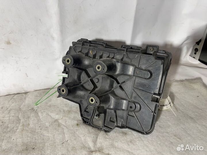 Крепление аккумулятора Volkswagen Golf 4 1J1 / 1J5