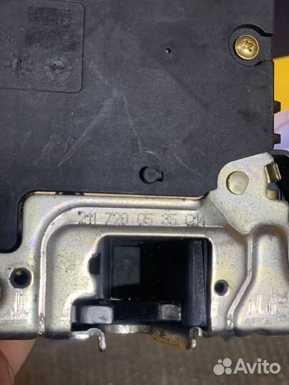 Замок двери передний левый Mercedes w211 w219