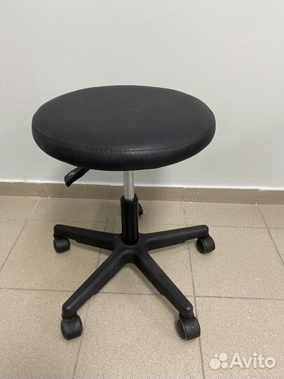 Мебель для мастеров бьюти