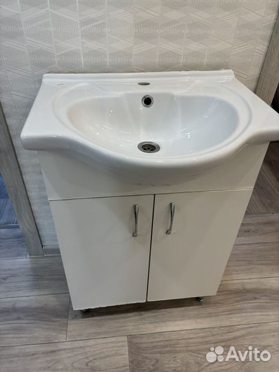 Раковина с тумбой