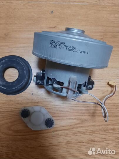 Пылесос samsung SC18M221A0S1 1800w (запчасти ) бу