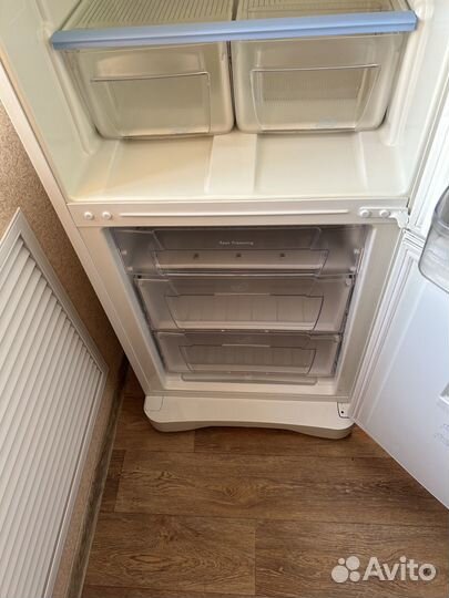 Холодильник бу indesit