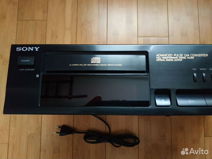 Sony Compact Disc Player CDP-561 Hi-Fi