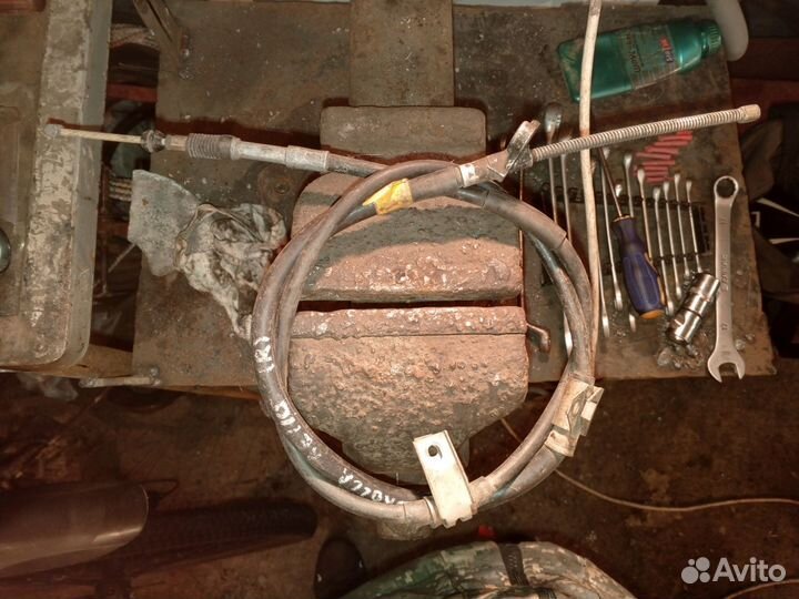 Трос ручника Тойота Королла