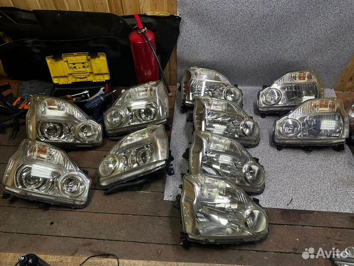 Фара Ниссан Х Трейл Т31 ксенон