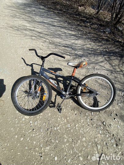 Продам два велосипеда на запчасти ли востоновлние