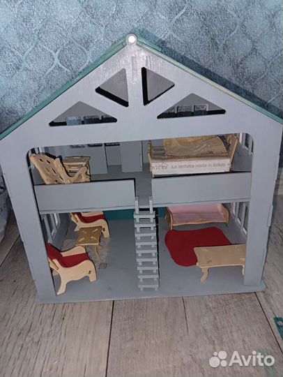Домик кукольный