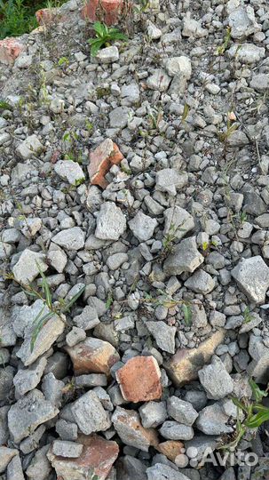 Бут, лом кирпича
