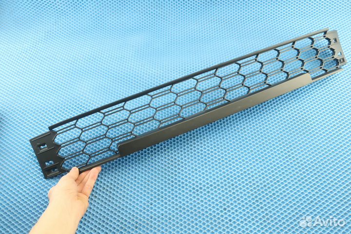 Решетка в бампер нижняя Skoda Rapid 2