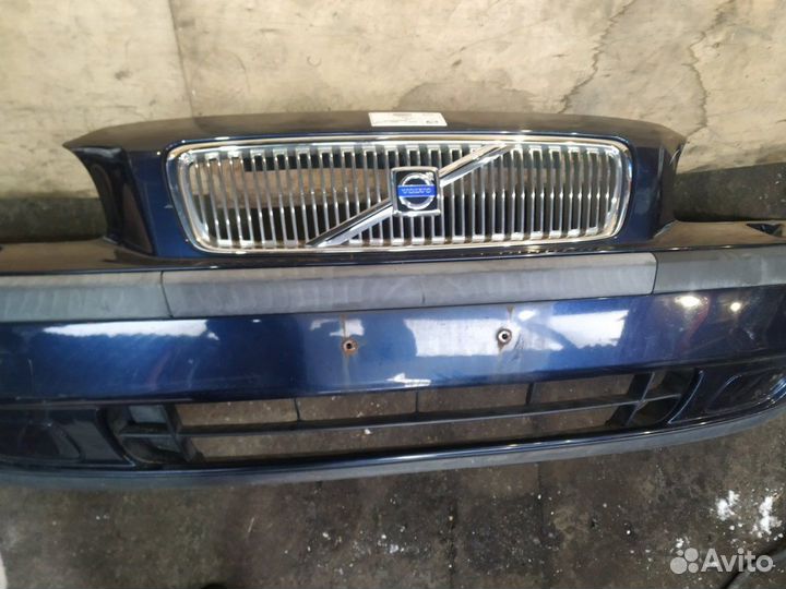 Бампер передний Volvo V70